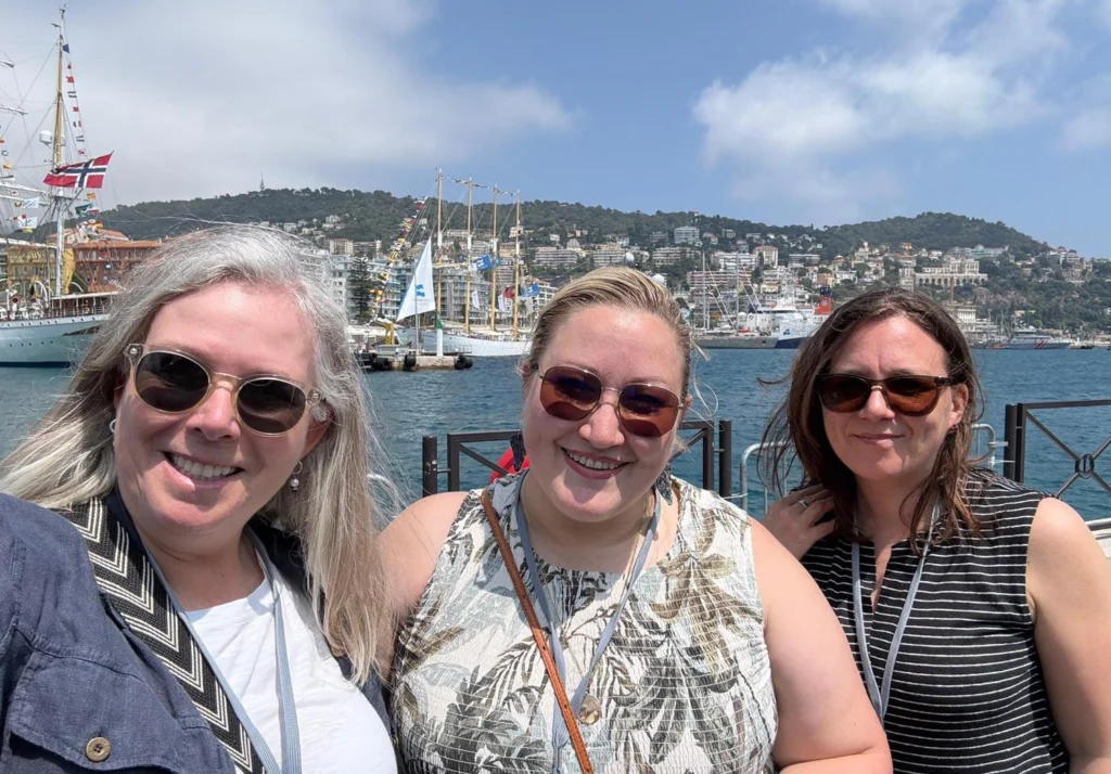 Photo of Sabine, Abúk and Alex in the port of Nice