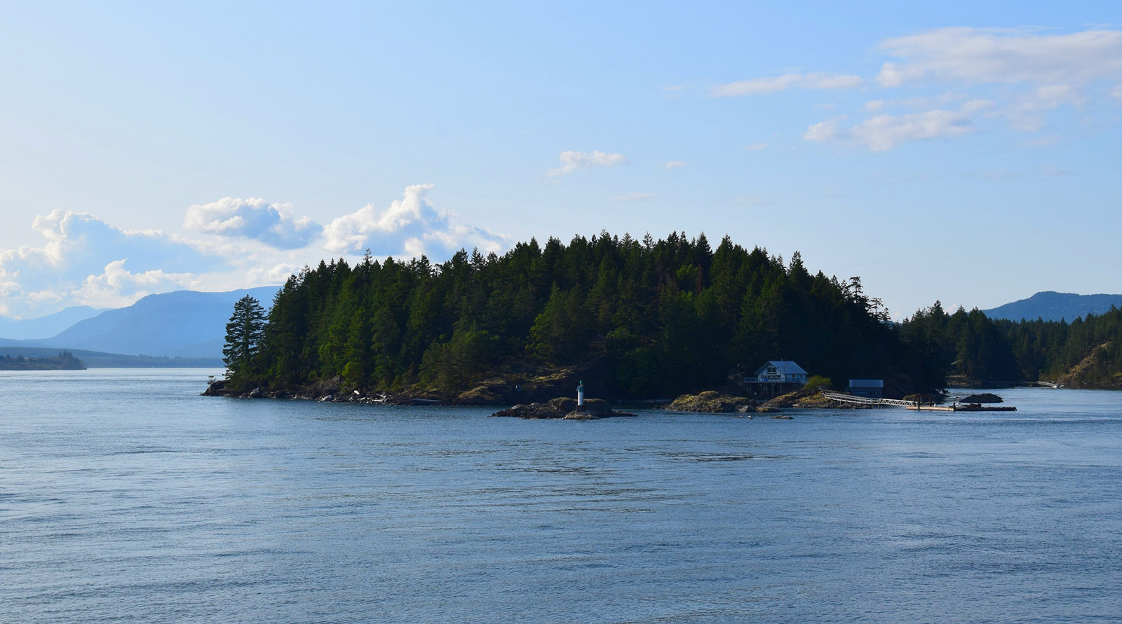 Quathiaski Cove shoreline landscape on Quadra Island in BC